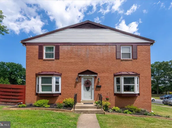 1418 Cottonwood Ct, Woodbridge, VA 22191