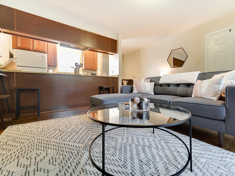 1 Coolwood Dr #1 — Photo 4
