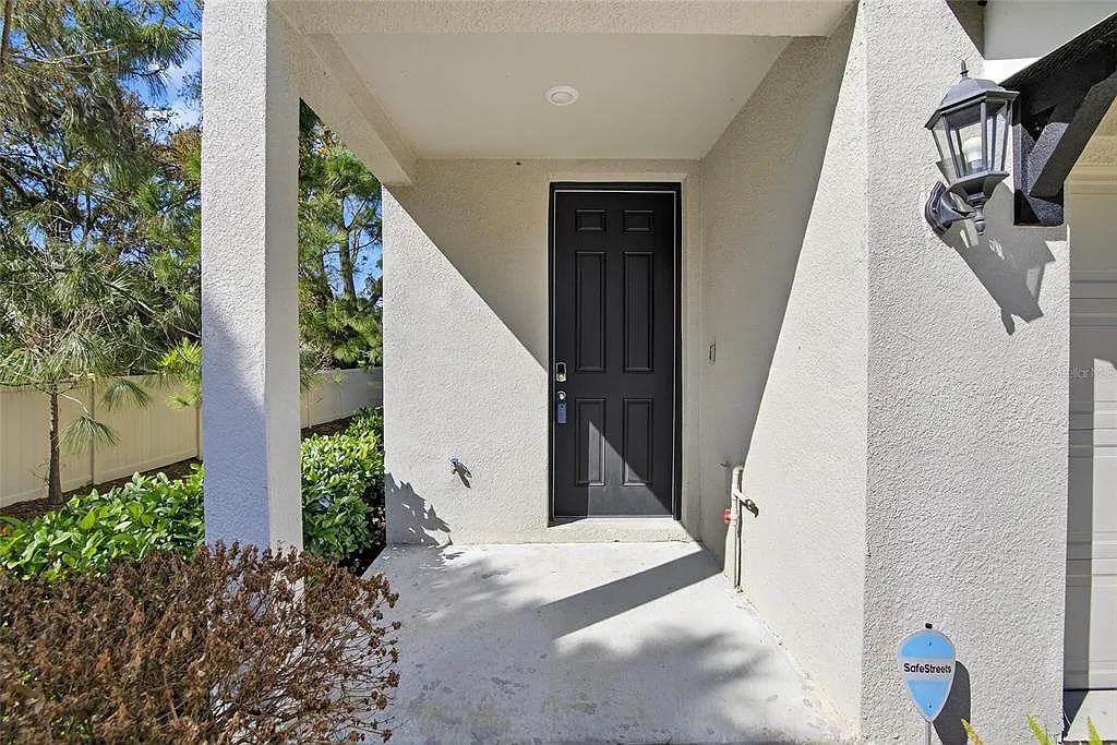 3 bed, 2.5 bath, 1525 sqft, $2,100 — Photo 3