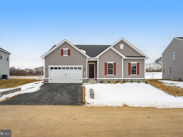 10042 Wilkes Dr, Williamsport, MD 21795