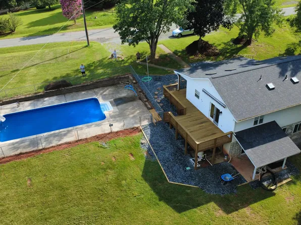 118 Crafts Church Rd, Glade Hill, VA 24092