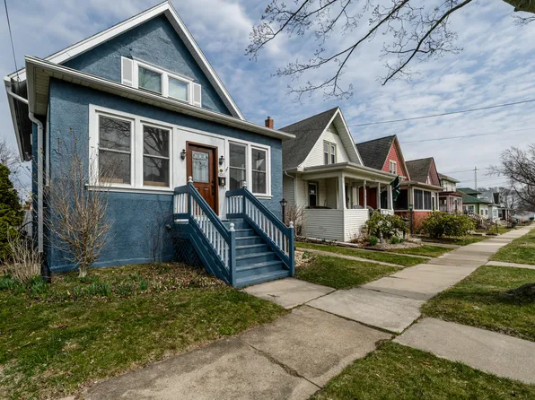 1011 Pearl St, Saint Joseph, MI 49085