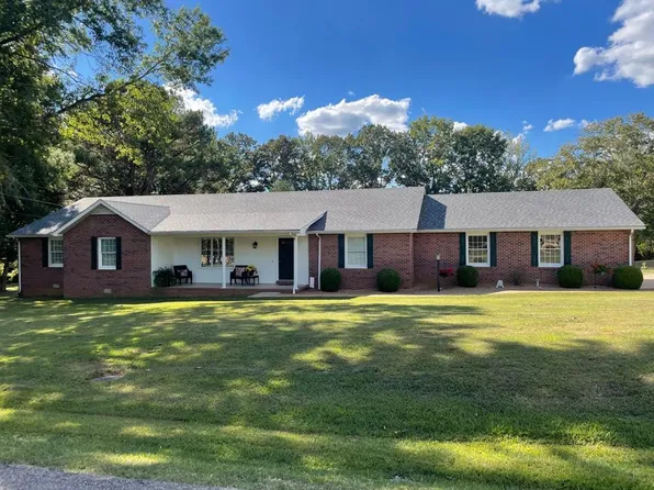 1202 Green Valley Dr, Paris, TN 38242