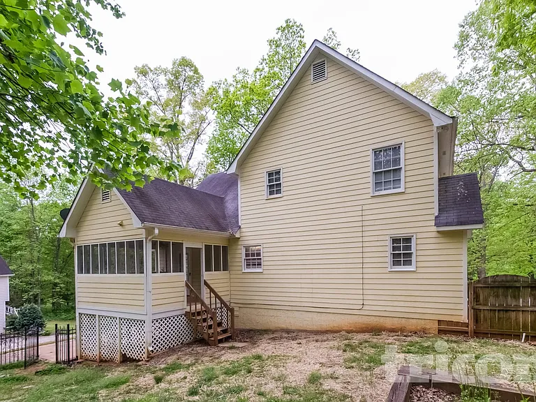 321 Stratford Dr — Photo 14