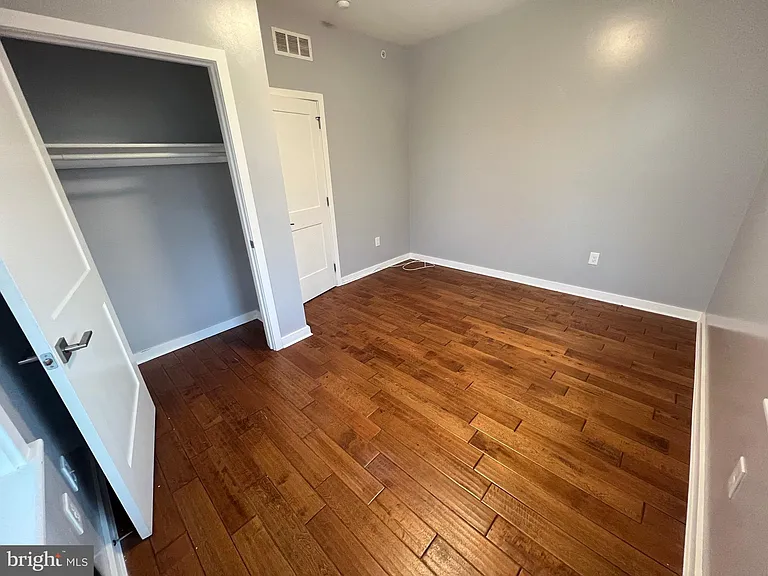 924 N 15th St #3 — Photo 14
