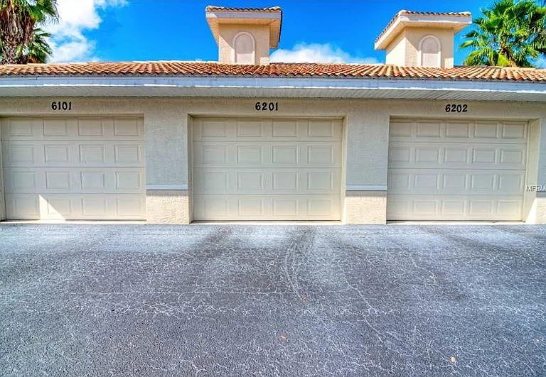 6102 L Pavia Blvd — Photo 27