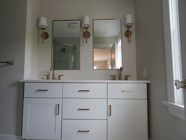 The EnSuite - Double vanity - Fully tiled shower enclosure