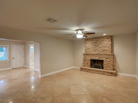 5th image of 690 E Fairway Dr