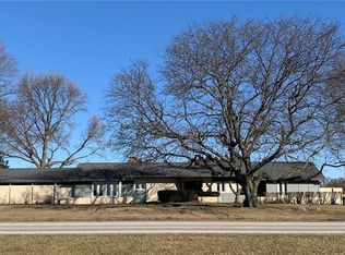 400 Country Club Rd, Mattoon, IL 61938