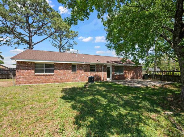 5719 Ventura Ln, Pensacola, FL 32526