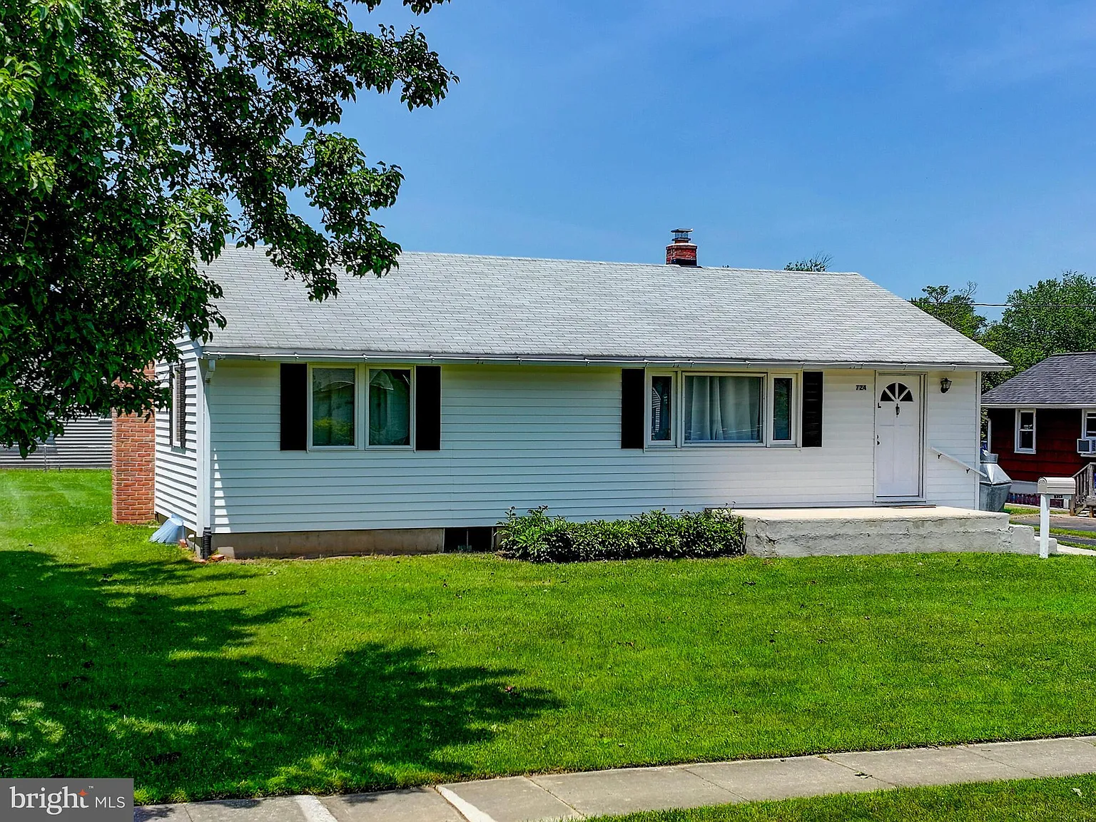 724 Webb St photo 1