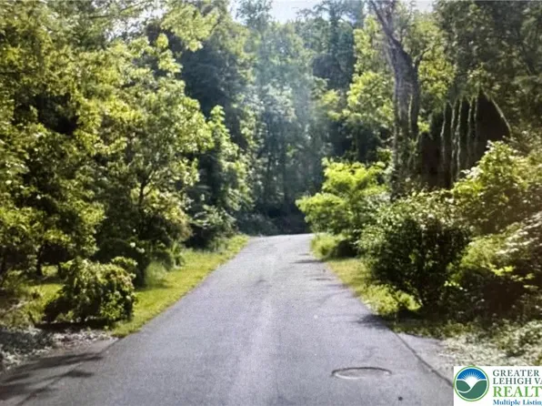 Forrest St, Bethlehem, PA 18015