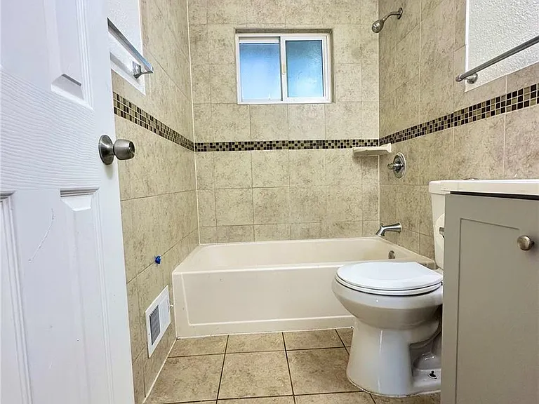 624 Winona Ct — Photo 7