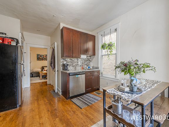 4th image of 2550 N Southport Ave APT 1R