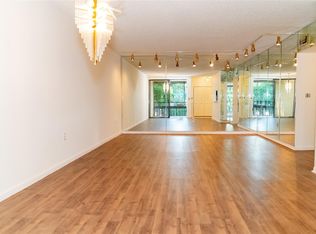 800 NE 199th St APT 201D, Miami, FL 33179