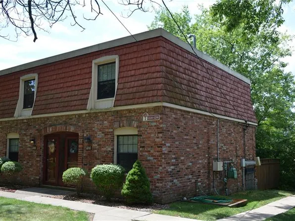 1216 Pennsbury Blvd, Pittsburgh, PA 15205