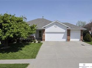 15960 Ames Ave, Omaha, NE 68116