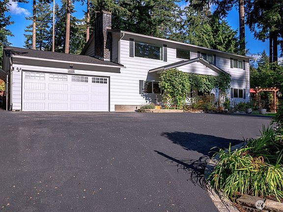 3rd image of 3515 W Tapps Drive E