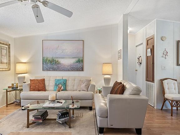 3rd image of 819 Vireo Dr