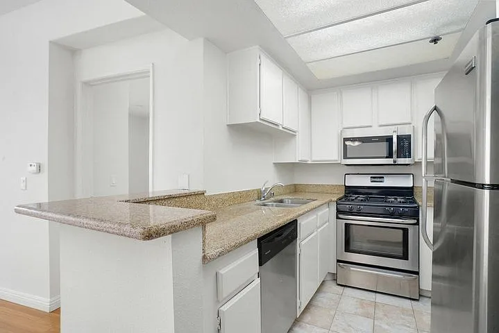 Park Rochester Apartments — Photo 21