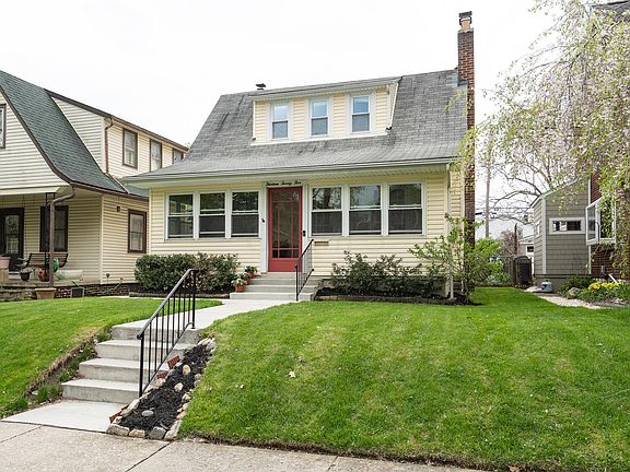 3rd image of 1325 Haines Ave