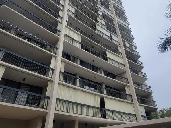 2425 Presidential Way #402, West Palm Beach, FL 33401