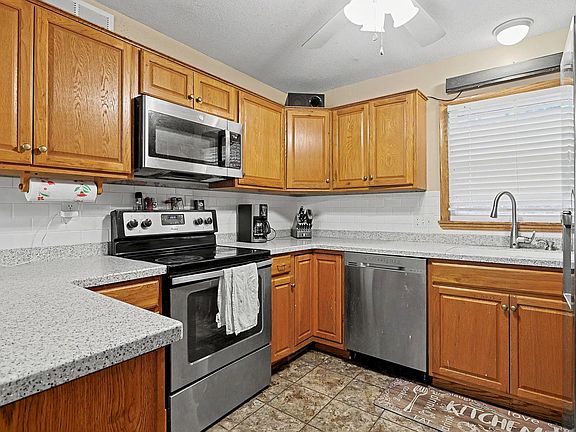 5th image of 14898 SW 210th St