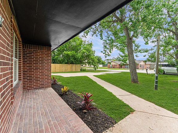 4th image of 423 Masterson Rd