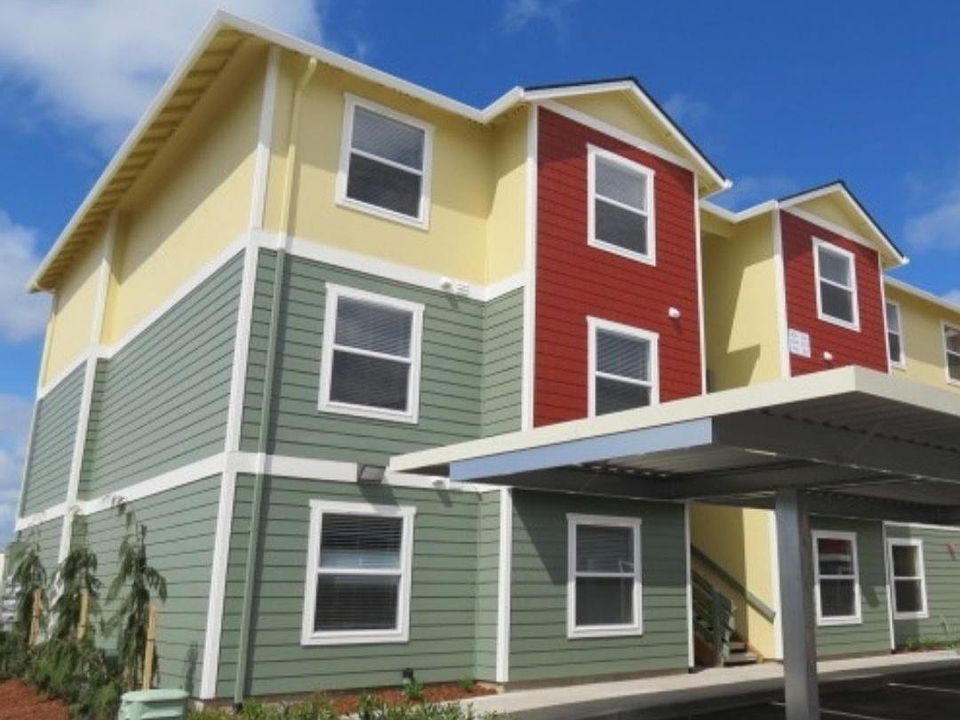 1st image of 1307 SE 9th Dr APT 313