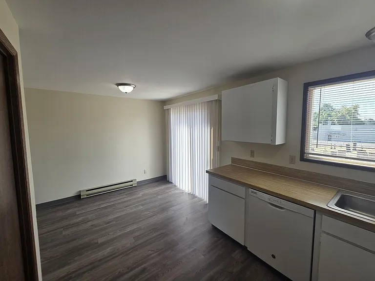 615 N Main St — Photo 7