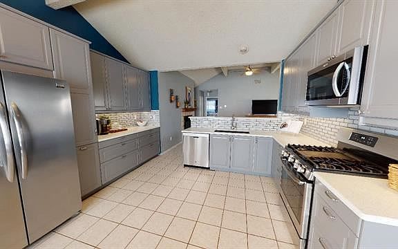 3rd image of 6002 Sasaki Way