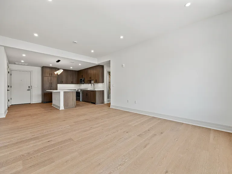 921 Madison St #508 — Photo 9