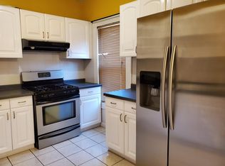 213 Purchase St APT 1, Fall River, MA 02720