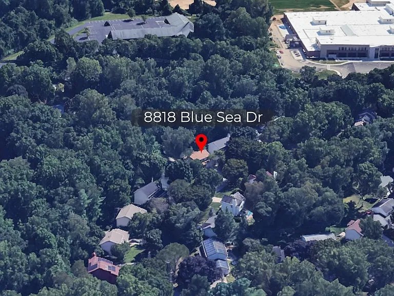 8818 Blue Sea Dr — Photo 40