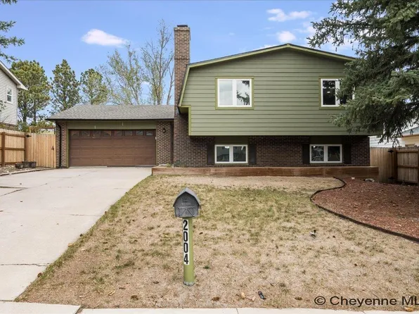 2004 Apache St, Cheyenne, WY 82009