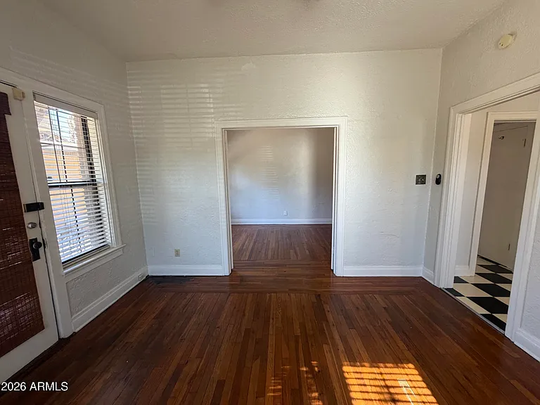 902 E Palm Ln #4 — Photo 5