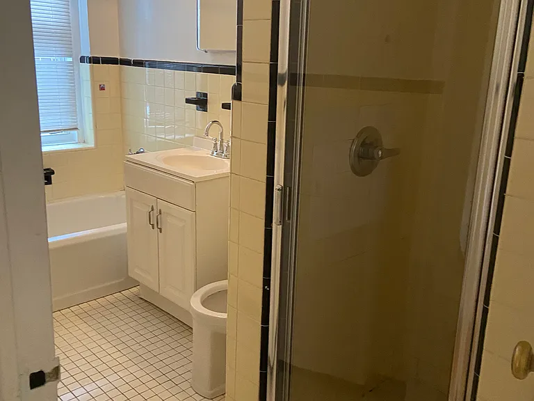 34 Clinton Pl #3A — Photo 3