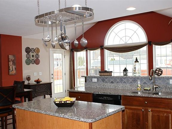 5th image of 187 Goldenrod Ln