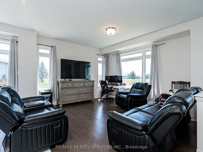 3700 Quayside Dr — Photo 22