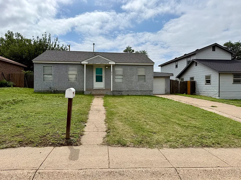 1219 Hazelwood St — Photo 1