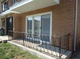 8112 Marion Dr APT 1E, Justice, IL 60458