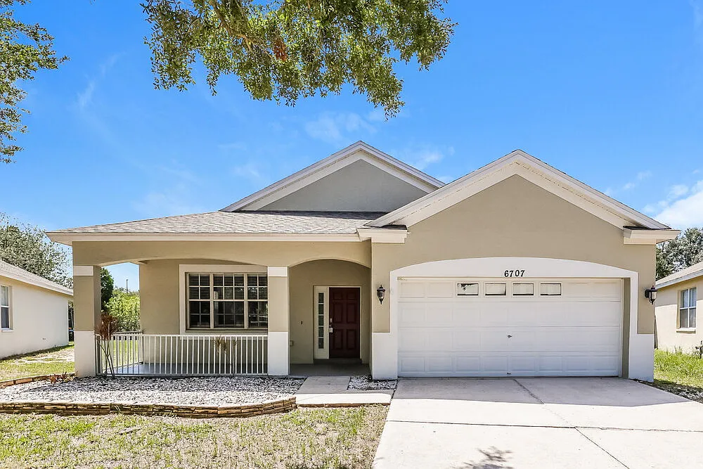 4 bed, 2.0 bath, 1691 sqft, $2,295 — Photo 1