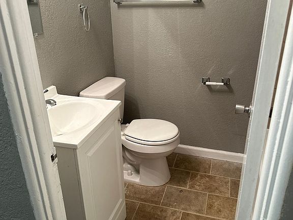 3rd image of 1045 Forest Ct APT 5