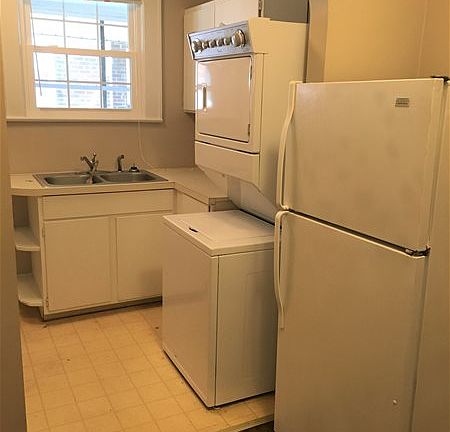 3rd image of 908 S York St