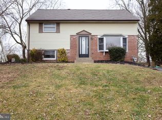 1051 Wayfield Dr, Norristown, PA 19403