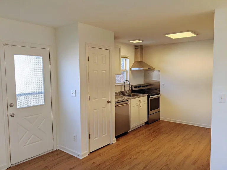 829 Gerard St — Photo 2
