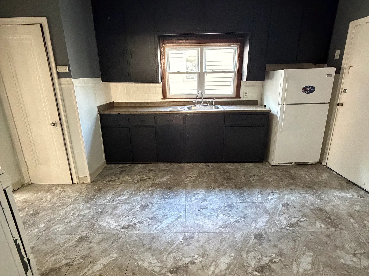 2 bed, 700 sqft, $750 — Photo 3