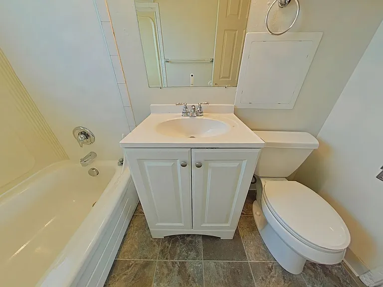 115 S 20th St #3 — Photo 10