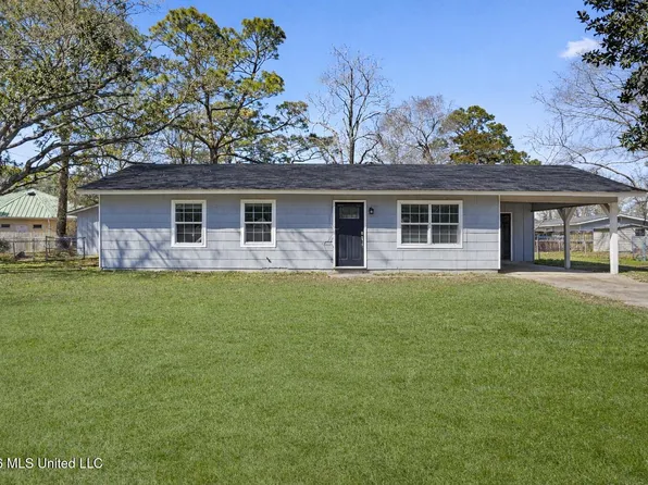 3709 Pineview Dr, Pascagoula, MS 39581