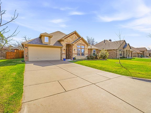 3rd image of 883 Mimosa Ct